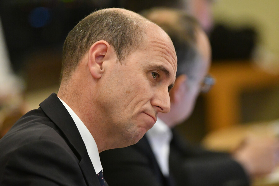 Ministro de Seguridad genera polémica tras declarar que preferiría no asistir al Congreso