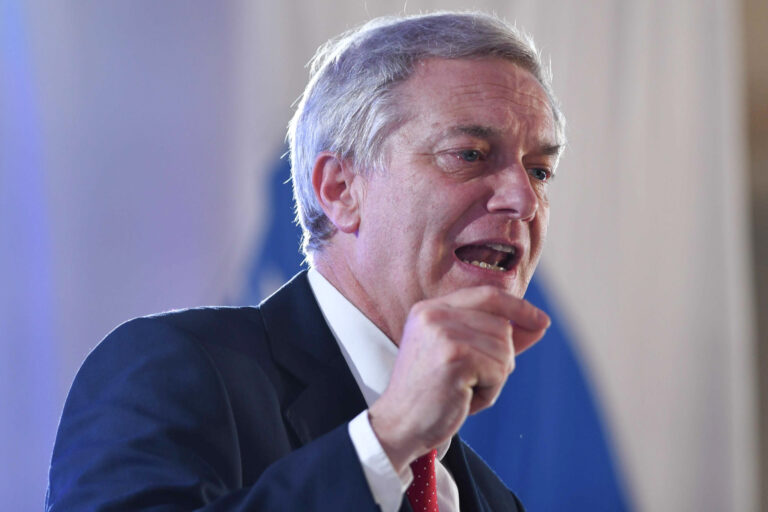 Cadem: Aprobación del presidente Kast cae al 34% y registra su peor evaluación desde que asumió
