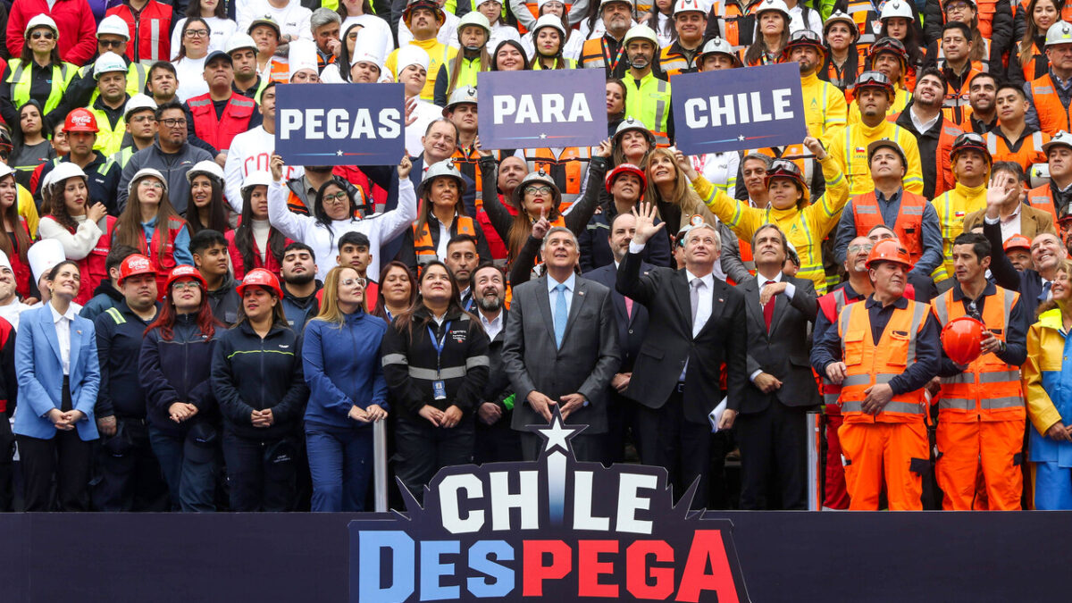 Gobierno lanza plan Chile Despega para crear 100 mil empleos mediante inversión pública