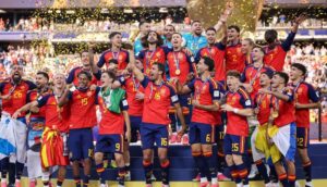 El noble gesto de campeón del Mundial con España: Donó su premio a trabajadores locales