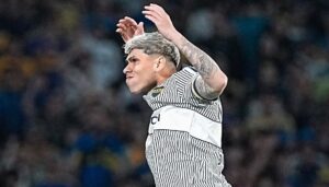 Carlos Palacios reaparece en Boca y agradece a su pareja tras complejo momento: 