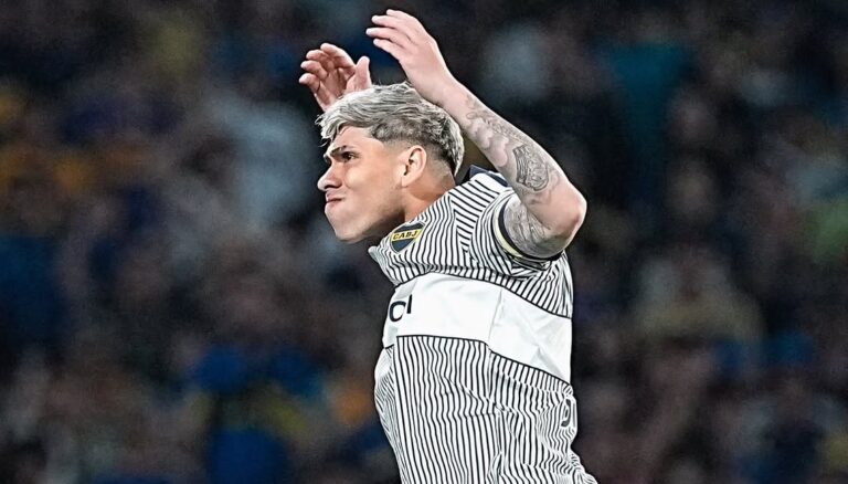Carlos Palacios reaparece en Boca y agradece a su pareja tras complejo momento: 