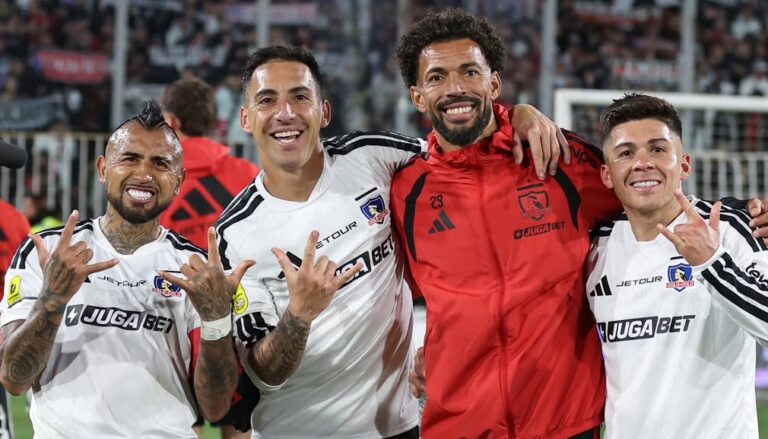 Con Vozinha incluido: Plantel de Colo Colo se cuadra con Javier Correa tras ser suspendido