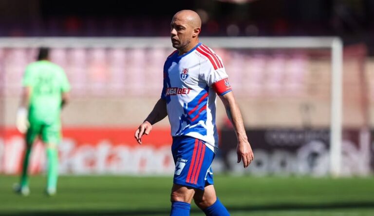 Marcelo Díaz manifestó su alegría por volver a jugar en la U: Varios hinchas piden postergar su retiro