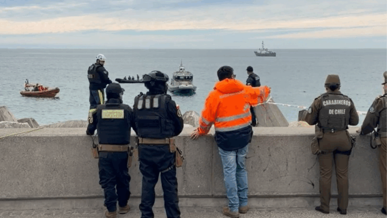 Alerta en Viña del Mar: Descubren cuerpo flotando en roqueríos cerca de Avenida Perú