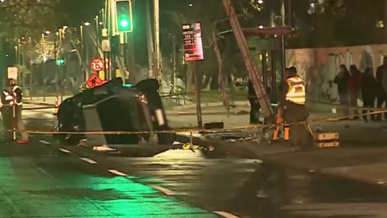 Fatal accidente en Maipú: Conductor perdió el control en medio de la lluvia y pasajero falleció