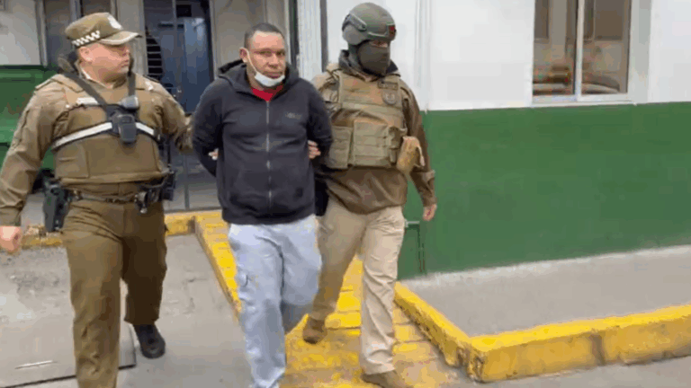 Detienen a acusado de femicidio frustrado en Recoleta: Víctima fue atacada frente a su hija y sigue grave