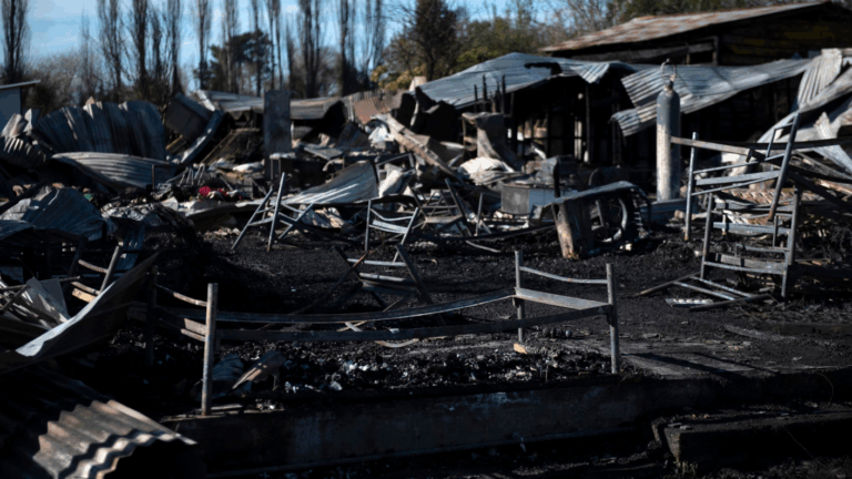 Acumulaba sumarios desde el 2019: Qué se sabe del trágico incendio en hogar de ancianos de Pitrufquén