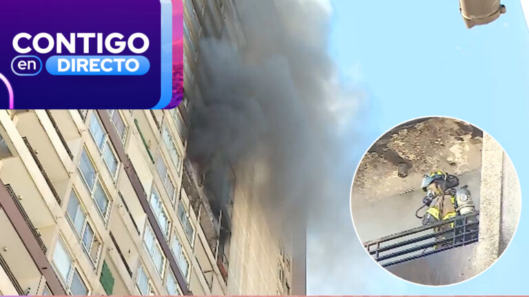 Incendio afecta a edificio residencial en Santiago: Bomberos trabajan en el piso 15 para controlar las llamas