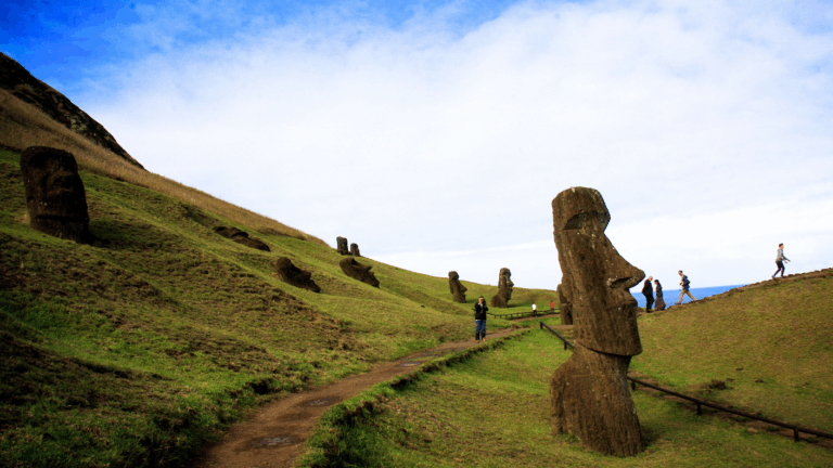 SHOA descarta tsunami tras fuerte sismo registrado cerca de Isla de Pascua