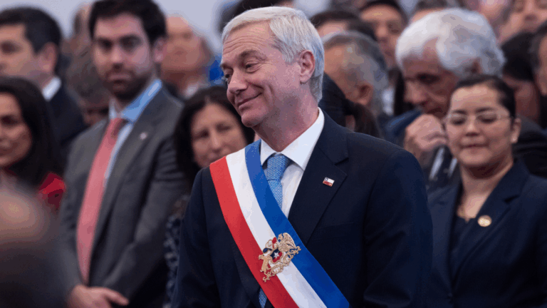Agenda Criteria: Aprobación del presidente Kast registra leve aumento y llega a un 31%