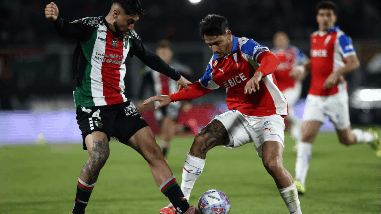 ¡Grande Toro! UC golea 3-2 a Palestino tras tenso partido por la Liga de Primera