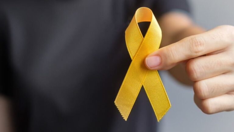 Mes de prevención del suicidio: 4 iniciativas que ofrecen orientación y contención gratuita de profesionales