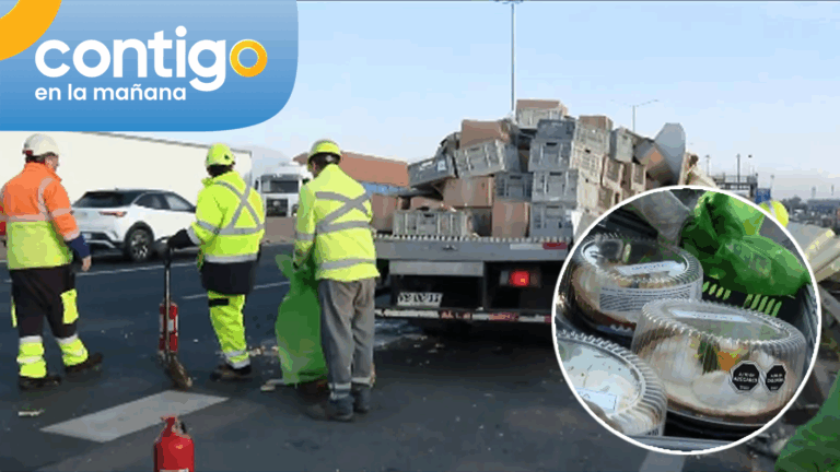 Tras choque de camión que huía de delincuentes: Retiran tortas y productos esparcidos en la carretera