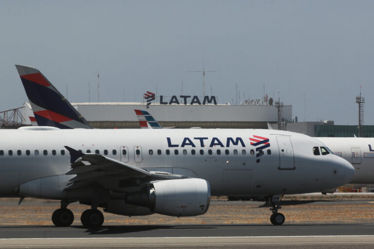 LATAM anuncia que retomará vuelos directos entre Santiago y Caracas