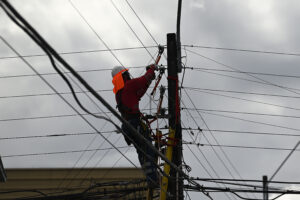 Cortes de luz por fuertes lluvias: Consulta aquí el estado del suministro eléctrico en tu comuna