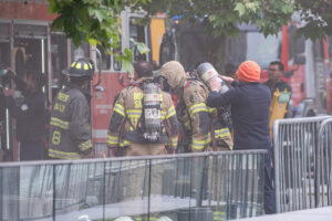 Alerta por emanación de humo en Centro Cultural La Moneda: Bomberos se desplegó en el lugar