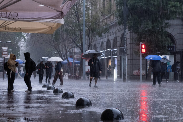 Lluvia en Santiago este jueves: a qué hora inician las precipitaciones y cuál sector recibiría granizos