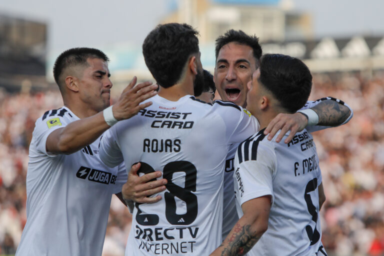 Colo Colo golea a la U. de Concepción con un Correa intratable y se acerca al título