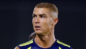Cristiano Ronaldo entra en discusión y arremete contra periodista: 