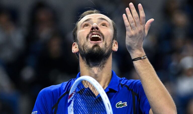 Pelotazo que costó caro: La sanción que espera a Daniil Medvedev tras descalificación en ATP de Beijing