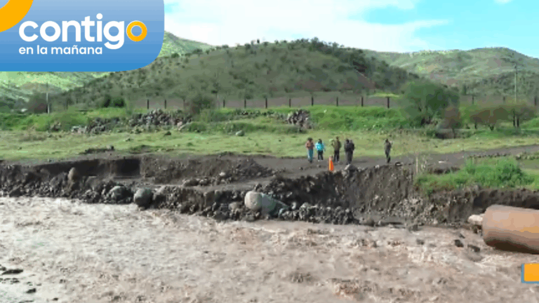 Alerta en Colina: 15 familias quedaron completamente aisladas por desborde de río
