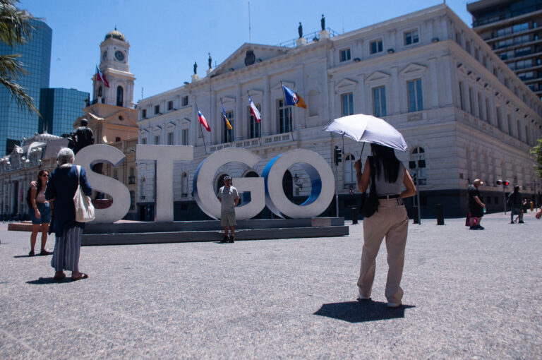 El calor se toma Santiago hoy: máxima de 28°C y hasta 30°C en un sector de la región Metropolitana