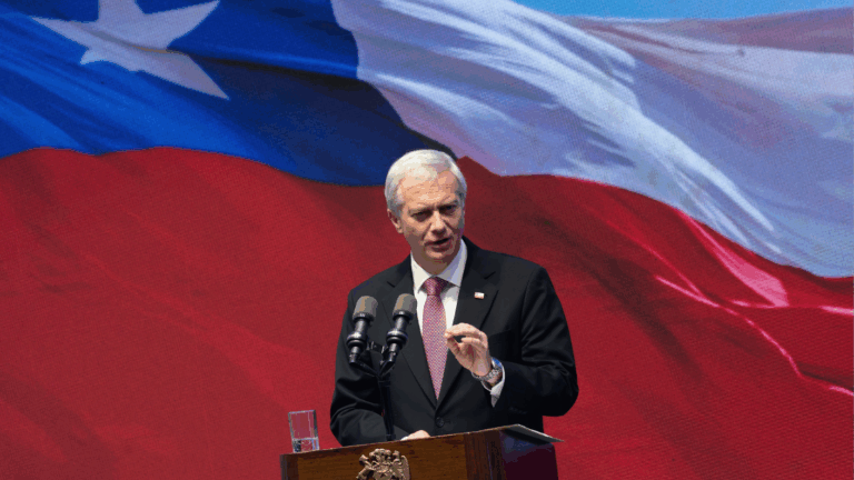 Criteria: Desaprobación del presidente Kast alcanza el 60% y aprobación cae a su mínimo