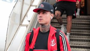 Pese a fuerte planchazo a rival: Erick Pulgar evita severo castigo tras denuncia en Brasil