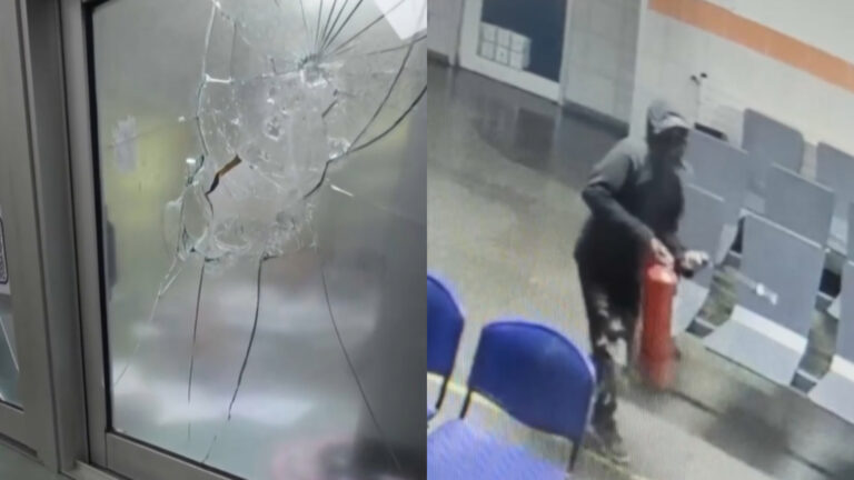 Turba vandaliza Cesfam en Puente Alto en medio de una manifestación