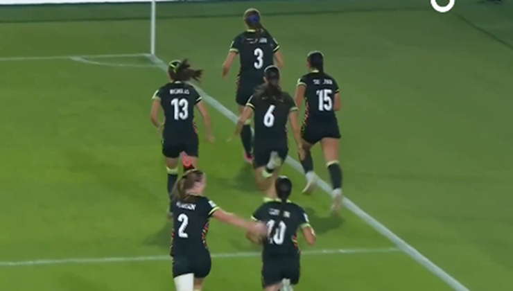 De jugada preparada: Australia aprovechó un tiro libre y logró el empate ante Chile en el Mundial Sub 17