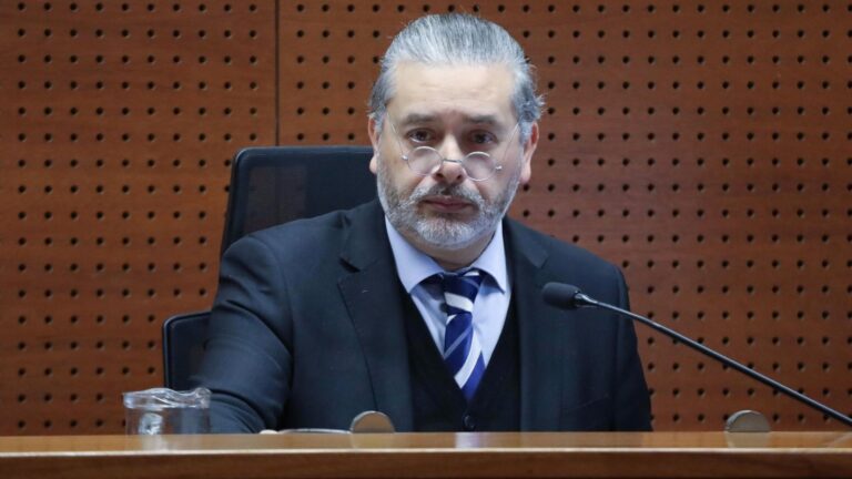 Por mal uso de licencias médicas: Corte Suprema expulsó con mayoría de votos al juez Daniel Urrutia del Poder Judicial