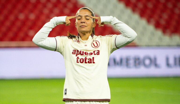 ¡Al ángulo! Karen Araya brilló con golazo para Universitario en la Libertadores Femenina