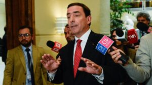 Oposición anuncia acusación constitucional contra el ministro de Justicia, Fernando Rabat tras rebajas de condena