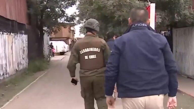 Gran operativo policial en población Las Dunas de Lo Espejo tras crimen de carabinero Cristopher Aguilera