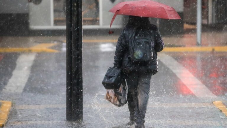 Sería por varios días: Allison Göhler adelantó cuándo vuelve a llover en Santiago