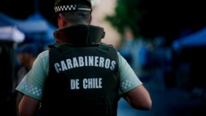 Formalizan a carabinero por apremios ilegítimos: Habría obligado a estudiante a quitarse el pantalón y hacer sentadillas