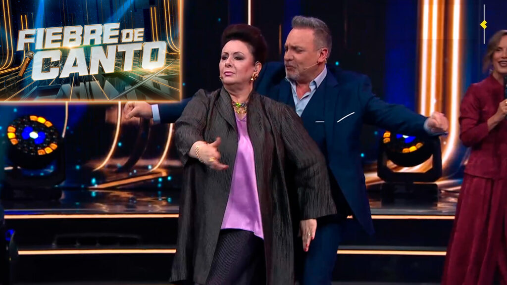 ¡Bien zapateado, y'know! Maestra Verónica Villarroel y Luis Jara deslumbraron con un improvisado baile flamenco