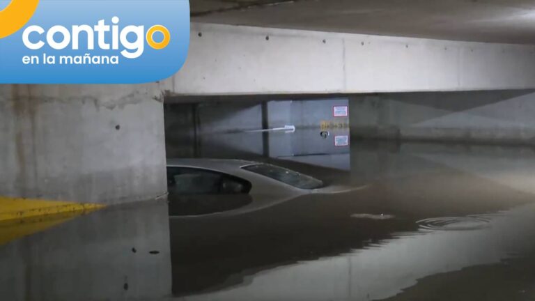 Estacionamiento de edificio en Ñuñoa quedó completamente inundado: Agua alcanzó 1,60 metros de altura