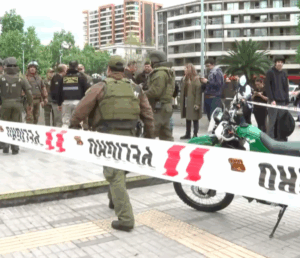 Amplio operativo tras millonario robo a banco en Ñuñoa: Uno de los delincuentes fue detenido en el Metro
