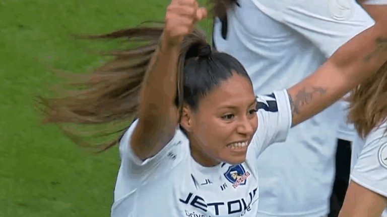 ¡Anaís Cifuentes apareció! Colo Colo abre la cuenta ante Santa Fe en la Libertadores Femenina