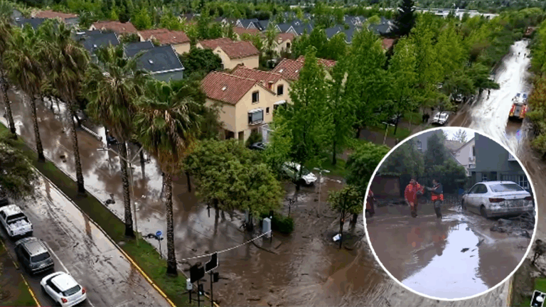 “Toda mi casa está mal, se cayó un muro”: Vecina relata efectos del grave aluvión en Las Condes