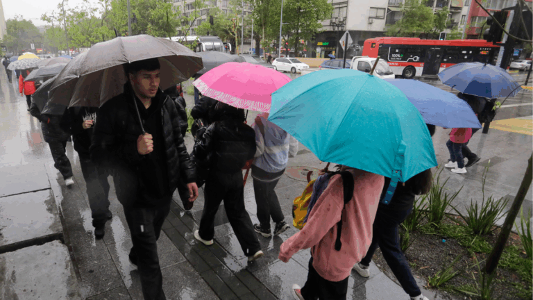 Lluvia en Santiago: ¿A qué hora será el peak de las precipitaciones HOY lunes?