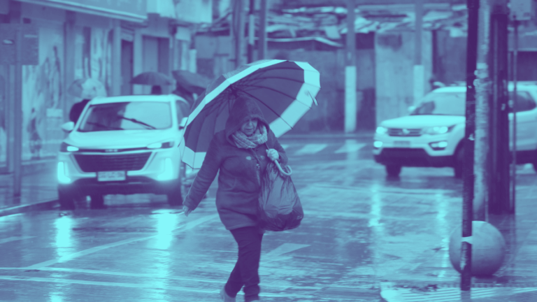 Hasta 29 mm: Anuncian precipitaciones para HOY en 5 regiones del país