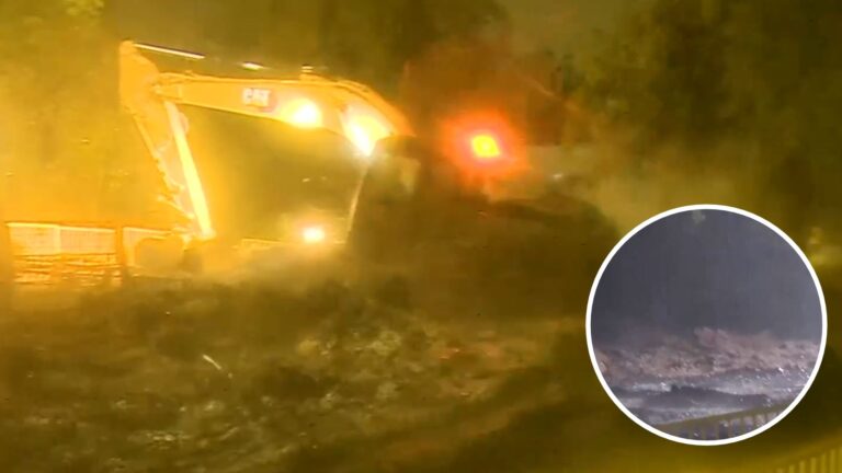 Impactantes imágenes: equipo de CHV Noticias registró EN VIVO el desborde de la Quebrada Honda en Las Condes