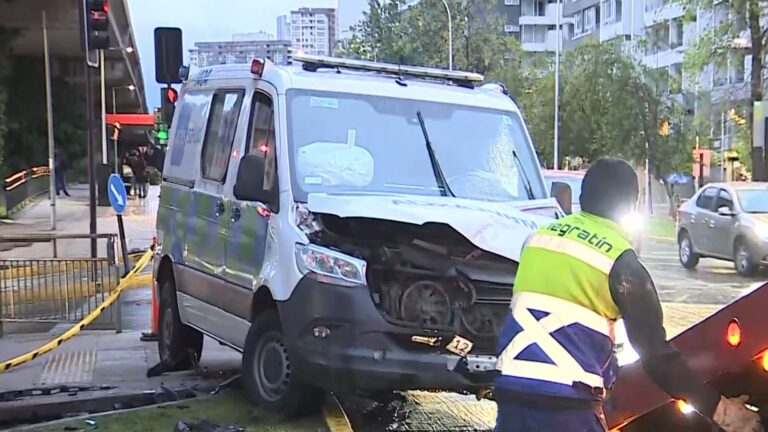 AHORA | Retiran ambulancia chocada en La Florida tras 14 horas: Tránsito operará con normalidad